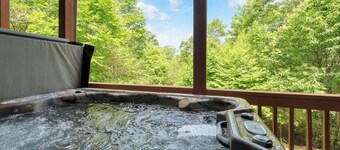 Sparta Cabin + Game Room + Dog Friendly + HOT TUB
