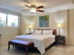 Apartamento luxo, 1 cama King, para não fumantes | Ferros/tábuas de passar roupa, berço de viagem, Wi-Fi de cortesia