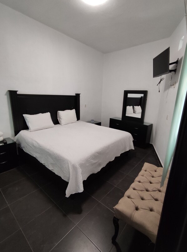 Deluxe Room | 1 bedroom, individually decorated, free WiFi - Hotel Casa Vega (Ezequiel Montes)