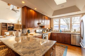 Fridge, microwave, oven, stovetop - Bright and Spacious Mountain Home Near Skiing (Sugar Mountain)