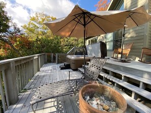 Terrace/patio - Bright and Spacious Mountain Home Near Skiing (Sugar Mountain)