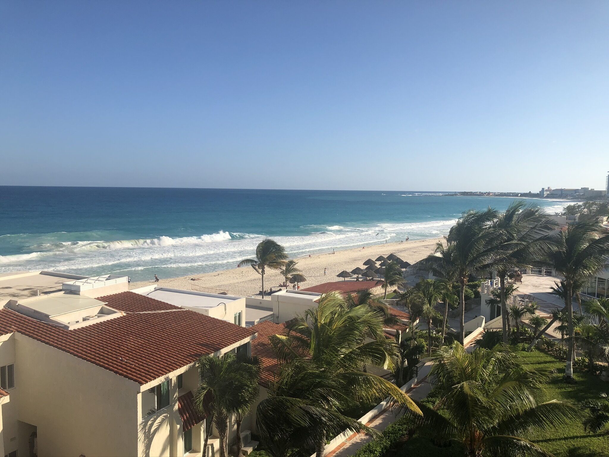 Plage, chaises longues