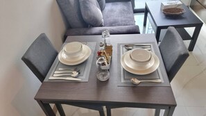 Departamento, 1 habitación, con acceso para personas discapacitadas, balcón | Restaurantes