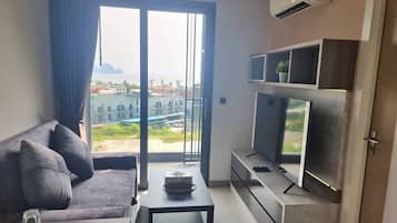 Apartment, 1 Bedroom, Accessible, Balcony | Interior