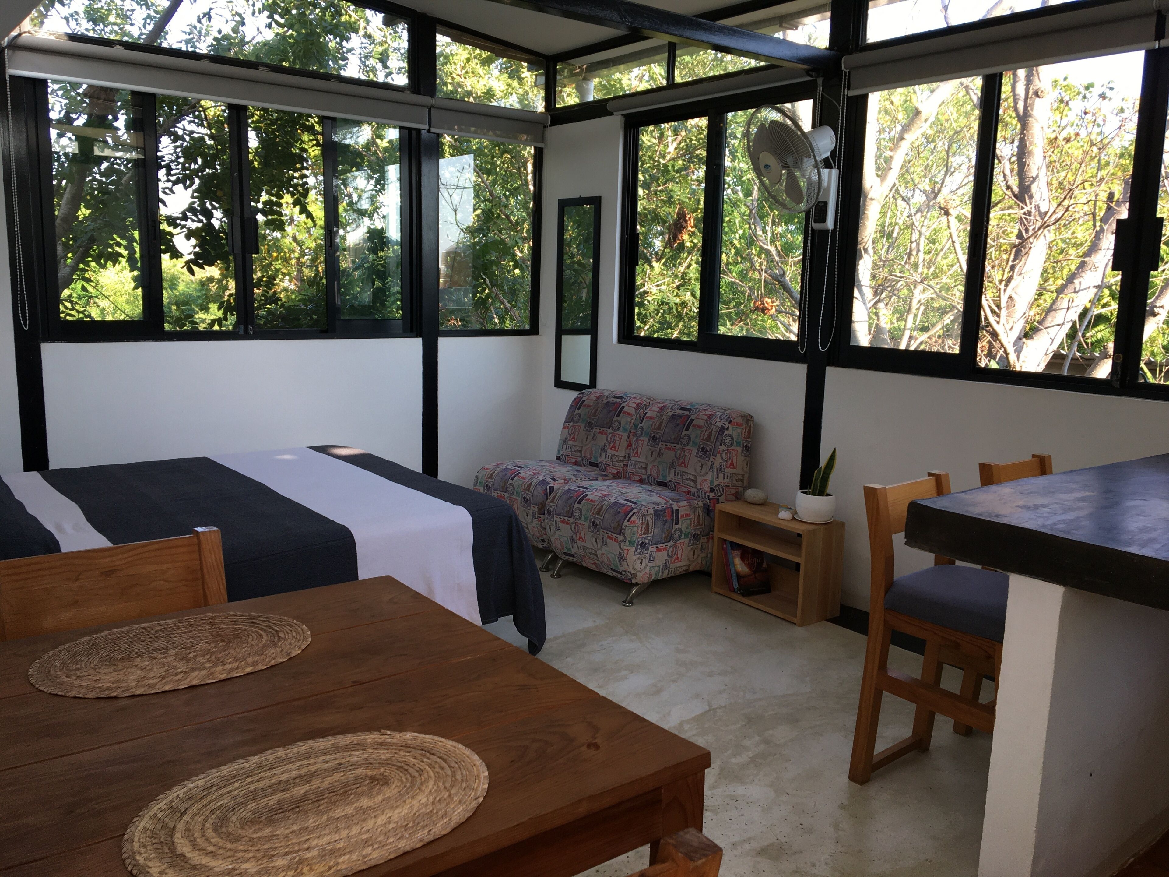 Bungalow, 1 Bedroom, Smoking, Patio | Living room
