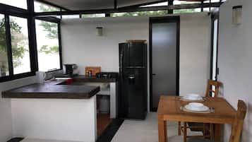 Bungalow, 1 Bedroom, Smoking, Patio | Interior