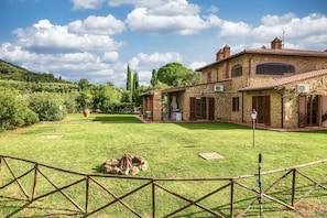Villa, 2 Bedrooms | Garden