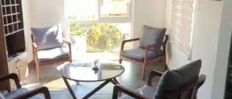 Apartment, 1 Bedroom, Smoking, Balcony | Living room
