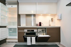 Apartment, 1 Bedroom, Balcony, City View | Interior