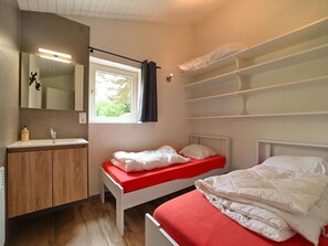 Bungalow | 2 bedrooms, individually furnished, bed sheets - Bungalow in Virton by Vallee de Rabais Lake (Virton)