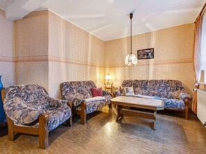 Living area - Holiday Home in Thuringia With Private Terrace, use of a Garden and Pool (Roemhild)