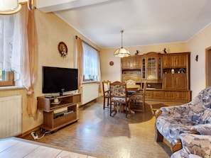 Dining - Holiday Home in Thuringia With Private Terrace, use of a Garden and Pool (Roemhild)