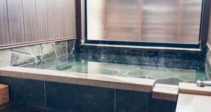 Room dome tent with hot spring1 night and 2 me / Yufu Ōita