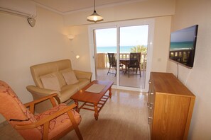 Smart TV, books, stereo