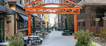 A202 · Urban Oasis – Free Parking Included