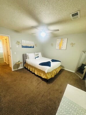 2 slaapkamers, een strijkplank/strijkijzer, gratis wifi, beddengoed