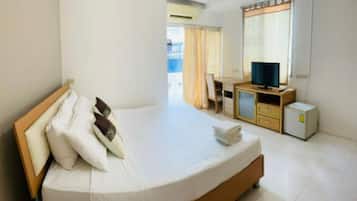 Standard Double Room | Free WiFi, bed sheets
