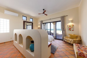 3 bedrooms, in-room safe, desk, iron/ironing board - Beachfront Hacienda on the Sea of Cortez with pool near Four Seasons Resort (La Ribera)