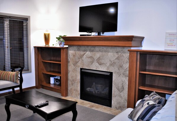 Télévision, cheminée