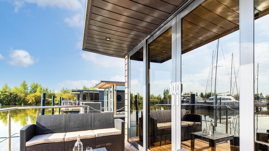 Houseboat in Volendam Marina