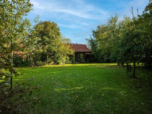 House | Garden - Holiday Home in Wijnaldum Near Harlingen Harbor (Wijnaldum)