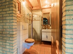 House | Bathroom - Holiday Home in Wijnaldum Near Harlingen Harbor (Wijnaldum)
