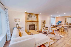 House, Multiple Beds (Beach Hideaway) | Interior - Beach Hideaway (Lincoln City)