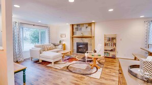 Interior - Beach Hideaway (Lincoln City)