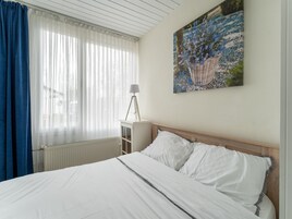House | 4 bedrooms, individually furnished, bed sheets