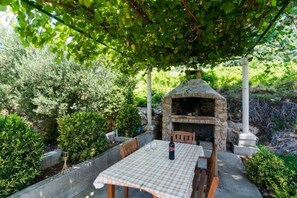 House | Dining