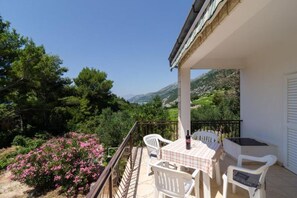 House | Dining