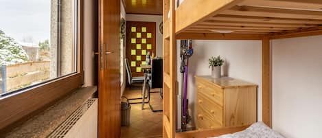 House | 2 bedrooms, individually furnished, iron/ironing board, bed sheets