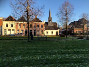 House | Exterior - Lovely Holiday Home From 1761 With Contemporary Comfort (Bad Nieuweschans)