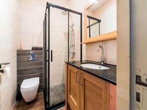 House | Bathroom - Lovely Holiday Home From 1761 With Contemporary Comfort (Bad Nieuweschans)