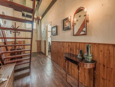 Lovely Holiday Home From 1761 With Contemporary Comfort