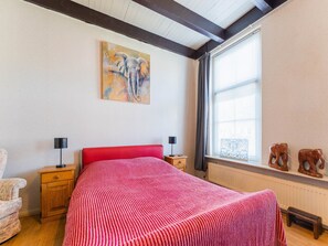 2 habitaciones, muebles diferentes y ropa de cama 