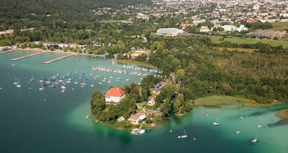 Holiday Home in Ludmannsdorf Near Worthersee