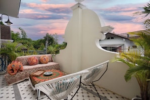 Studio suite, 1 kingsize bed, niet-roken, balkon | Luxe beddengoed, donsdekens, Select Comfort-bedden