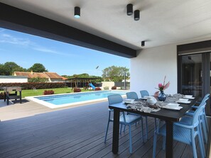 Villa | Pool | Indoor pool, outdoor pool - Apartment in Croatia Near Scenic Coastline (Fazana)