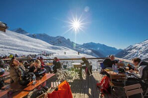 Outdoor dining - Vallorcine Balme 03 ski in / ski out, Vallorcine (Argentiere), France (Vallorcine (Argentiere))