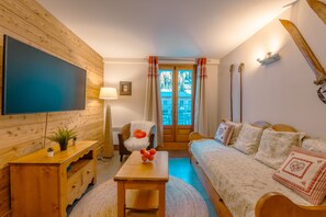 TV - Vallorcine Loriaz 14 ski in / ski out, Vallorcine (Argentiere), France (Vallorcine (Argentiere))