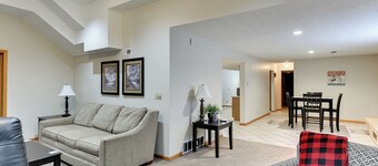 Aksarben Two Bed, One Bath Duplex Suite