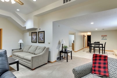 Aksarben Two Bed, One Bath Duplex Suite