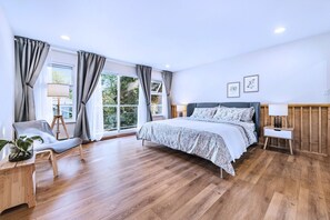 4 habitaciones, tabla de planchar con plancha, wifi y ropa de cama