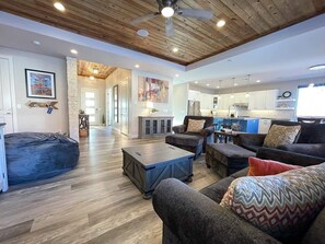 Televisión y oficina