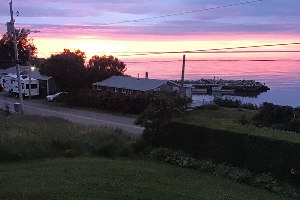 Sunset on the beautiful Bay. Boasts the highest tides in the world!Entry