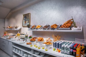 Ilmainen päivittäinen buffetaamiainen