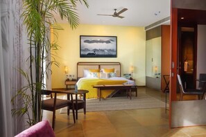Luxury Suite | In-room safe, iron/ironing board, free WiFi