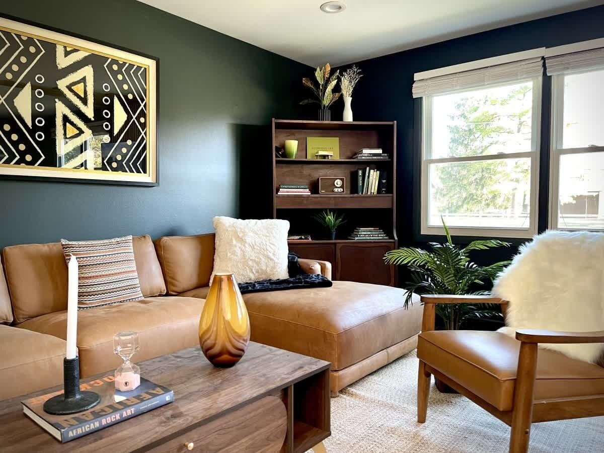 TV, fireplace, books, offices