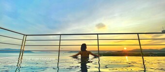 Seaview Cube l w/ Rooftop Pool